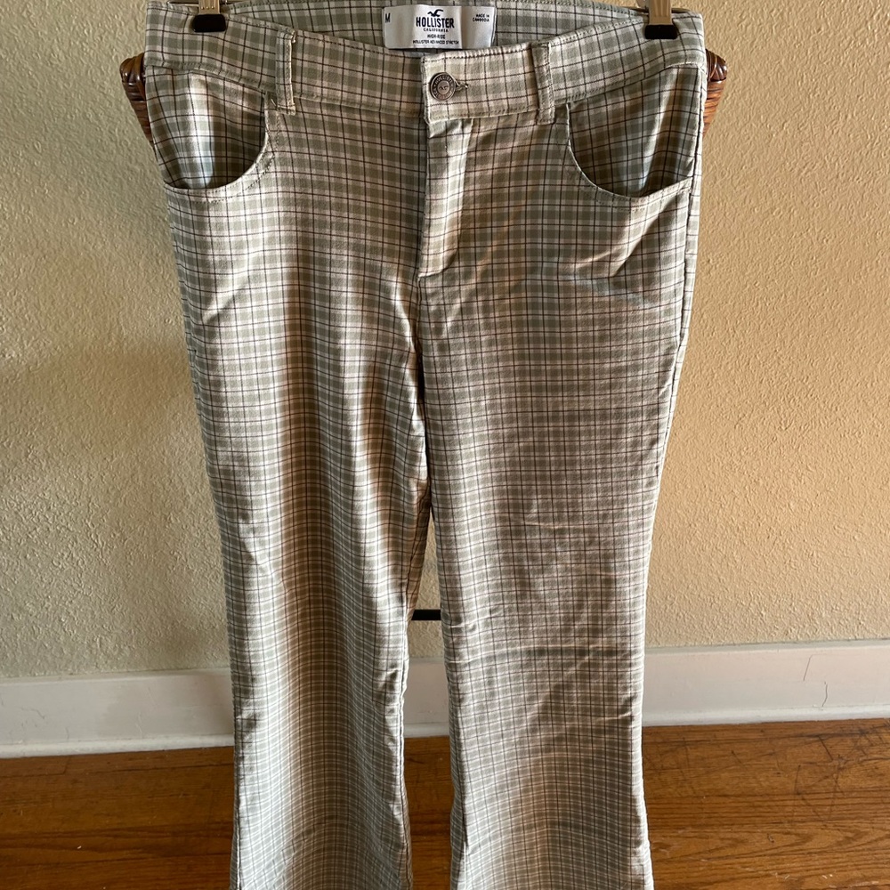 HOLLISTER-High Rise pant.  Sage green+gray plaid stretch pant. Worn once!